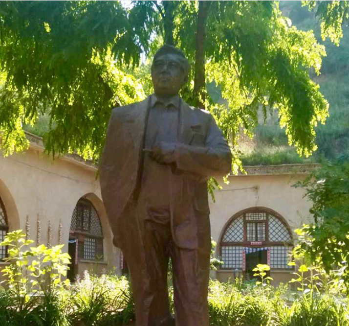 先登雕塑《路遙》 先登雕塑《路遙》